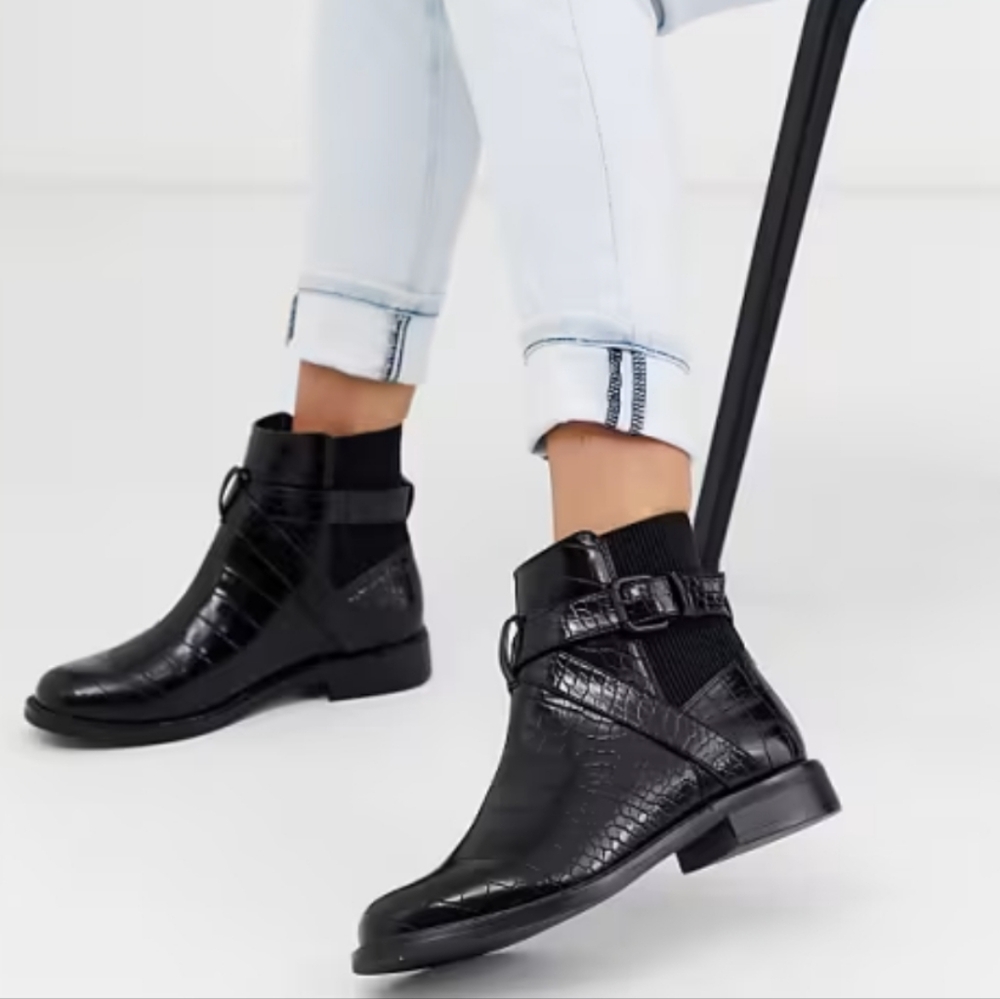 ASOS DESIGN Brooklyn Moto Ankle Boots in Black Croc Size 7